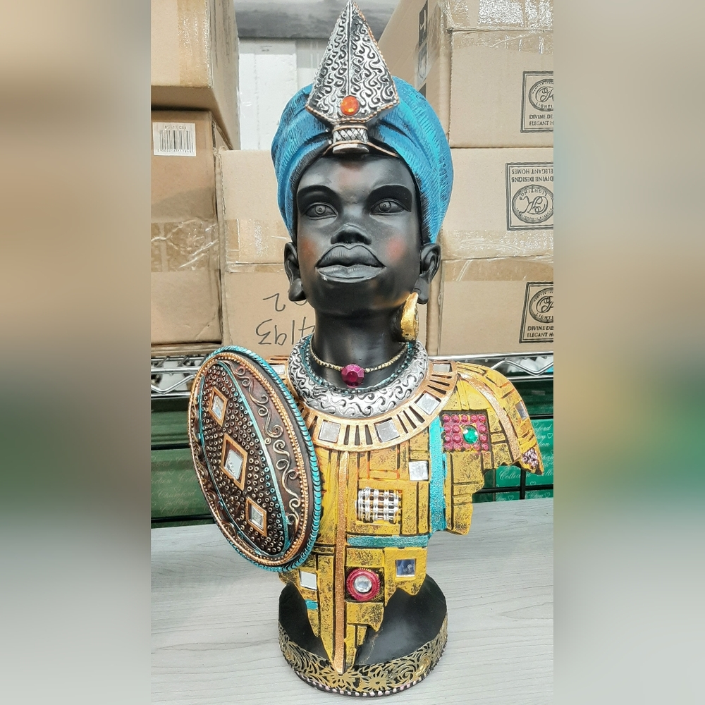 AFRICAN MAN STATUE